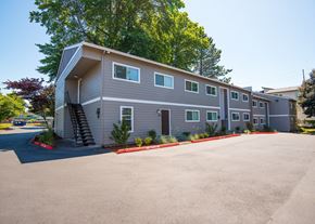 Portland apartment for rent - Francis Park Stairwell & Building Exteriors