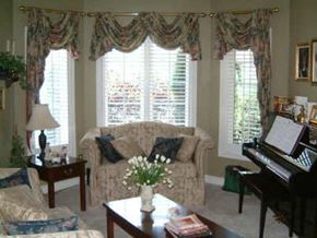 Markham apartment for rent - A living room with a couch, a coffee table, and a piano.