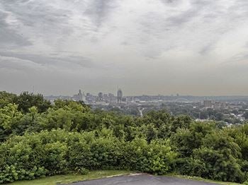 Spectacular views of cincinnati skyline