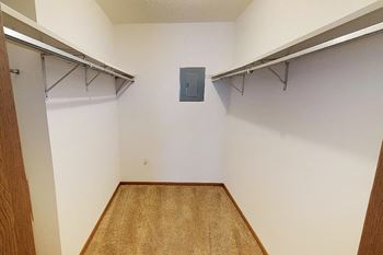 Walk in closet