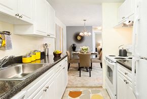 Plainville apartment for rent - Kitchen and Dining Room