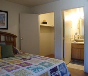 Glendale apartment for rent - a bedroom with a bed and a bathroom
