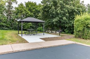 Monticello apartment for rent - a picnic area with a picnic table and a gazebo in a park
