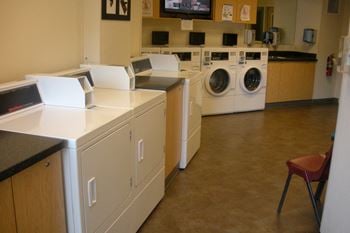Alderhouse_amenities_laundromat
