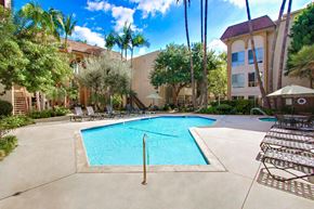 Sherman Oaks apartment for rent - Resort-style courtyard swimming pool, lounge and picnic area on the sides
