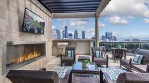 Nashville apartment for rent - 2700 Charlotte Ave Apartments