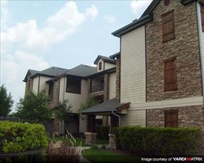 Houston apartment for rent - a group of houses that are next to each other