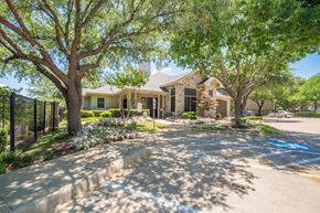 Lewisville apartment for rent - Beautifully landscaped  at Edgewood Village, Lewisville