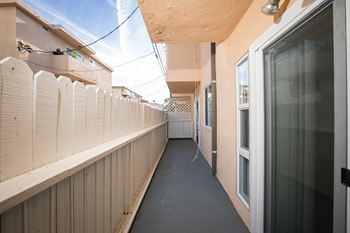 Patio/balcony*