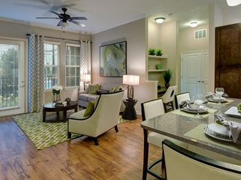 Screened-in patio or balcony*