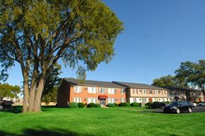 Madison Heights apartment for rent - Chatsford Village of Madison Heights in leafy suburb near conveniences.