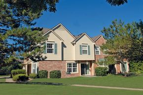 Farmington Hills townhouse for rent - Upscale tcownhomes in perfect Farmington Hills setting
