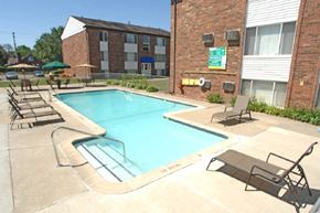 Detroit apartment for rent - Our Sparkling Pool! Opened every summer!