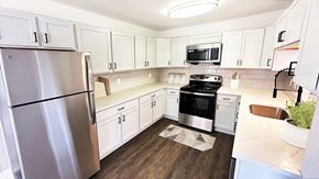 Auburn Hills townhouse for rent - Introducing: the Chef Pierre Kitchen. We’ve expanded our gourmet kitchen to bring you a thoroughly delightful culinary experience with SO many cabinets, upscale stainless appliances & easy-care floors