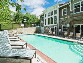 Brookfield apartment for rent - the swimming pool at our apartments
