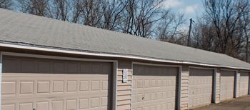Como lake estates garages