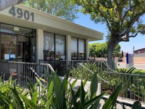 Long Beach apartment for rent - Entrance View at 4701 Clair Del, California
