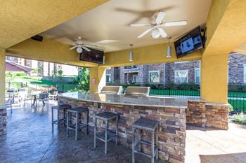 Outdoor kitchen area