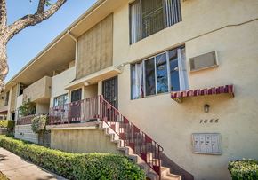 Los Angeles apartment for rent - an apartment building with stairs and a window