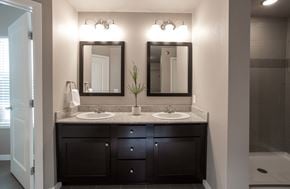 Fargo townhouse for rent - Double Vanity