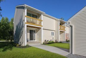 Amherst townhouse for rent - Amherst Townhome for Rent - 748 Robin Rd - Patio and Balcony