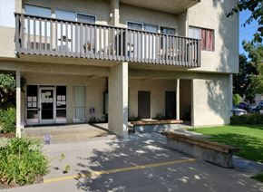 Reseda apartment for rent - the building where the apartment is located