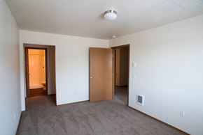 Portland apartment for rent - Spacious and bright rooms at Alder Crossing Apartments, Portland, Oregon