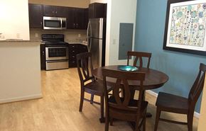 Winchester apartment for rent - a kitchen and dining room with a table and chairs