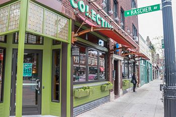 Close to restaurants and shopping