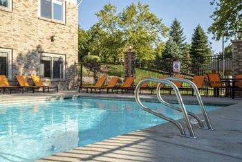 Gl - swimming pool