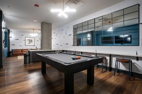 Denver apartment for rent - The Battery on Blake Street - Apartments and Penthouses for Rent in LoDo - Sports Lounge