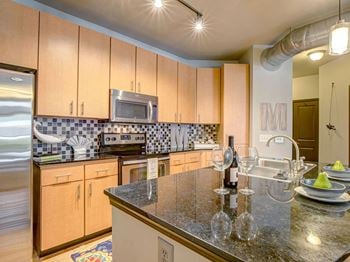 Eat-in kitchen