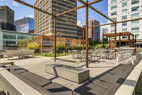 Cambridge apartment for rent - amenity deck