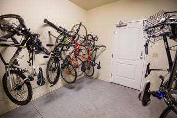 Buckmanhights_amenities_hangingbikes