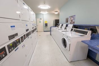 Buckmanhights_amenities_laundromat