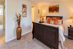 Farmington townhouse for rent - Large Master Bedroom at Collett Woods Townhouses, Farmington, NY 