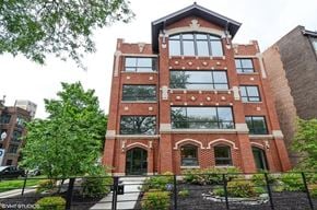 Chicago apartment for rent - 6900 N Sheridan Rd Exterior