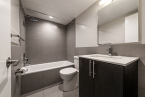 Falls Church apartment for rent - Bathroom