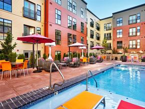 Hillsboro apartment for rent - the swimming pool at the apartments for rent