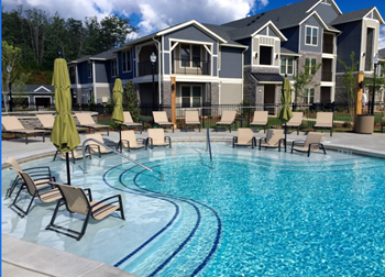 Invigorating swimming pool