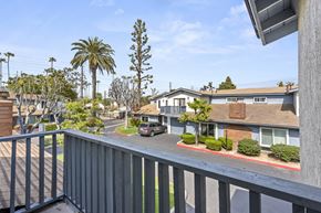 Costa Mesa townhouse for rent - Upstairs Patio View of Community