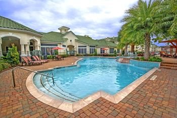 Chandler park apartments swimming pool and sundeck