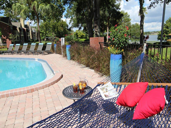 Pool-with-hammock