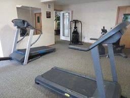 Marysville apartment for rent - two treadmills in the gym of a hotel room