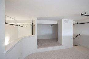 Newark apartment for rent - Top of the staircase of loft with alcove