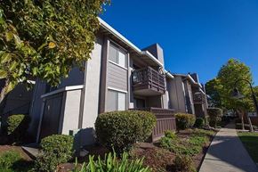 Salinas apartment for rent - an apartment building with a balcony and a sidewalk