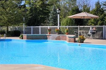 Sparkling pool with sundeck