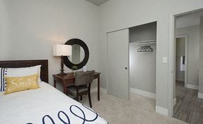 Davis townhouse for rent - 4 Bed Flat bedroom with window