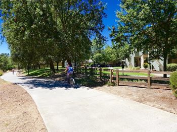 Easy access to putah creek bike trail