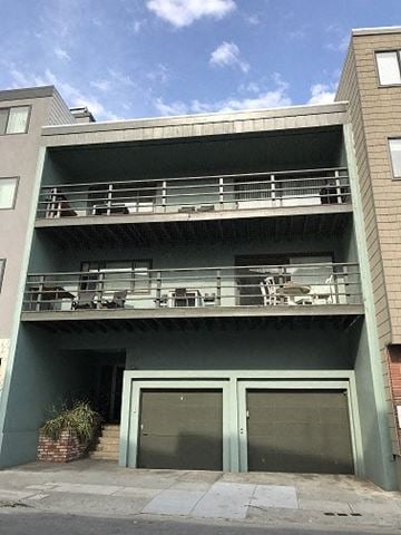 San Francisco apartment for rent - a building with two balconies and two doors